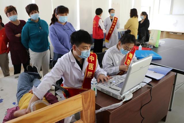 專家健康講座,便民義診,健康咨詢……"家門口"來了好多專家