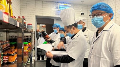 雙龍市場(chǎng)監(jiān)管分局強(qiáng)化春季校園食品安全監(jiān)管